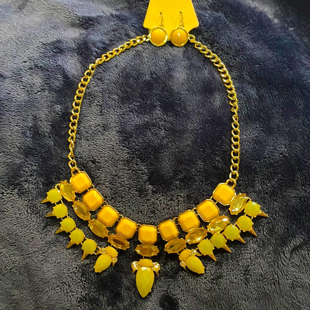 Statement Necklace/Matching Earrings